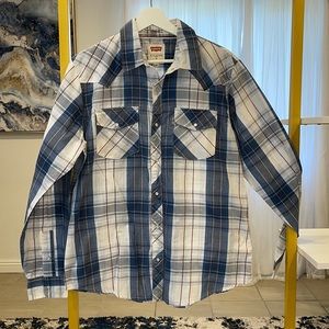 Levi Strauss & Co. Pearl Snap Western Style Button Up